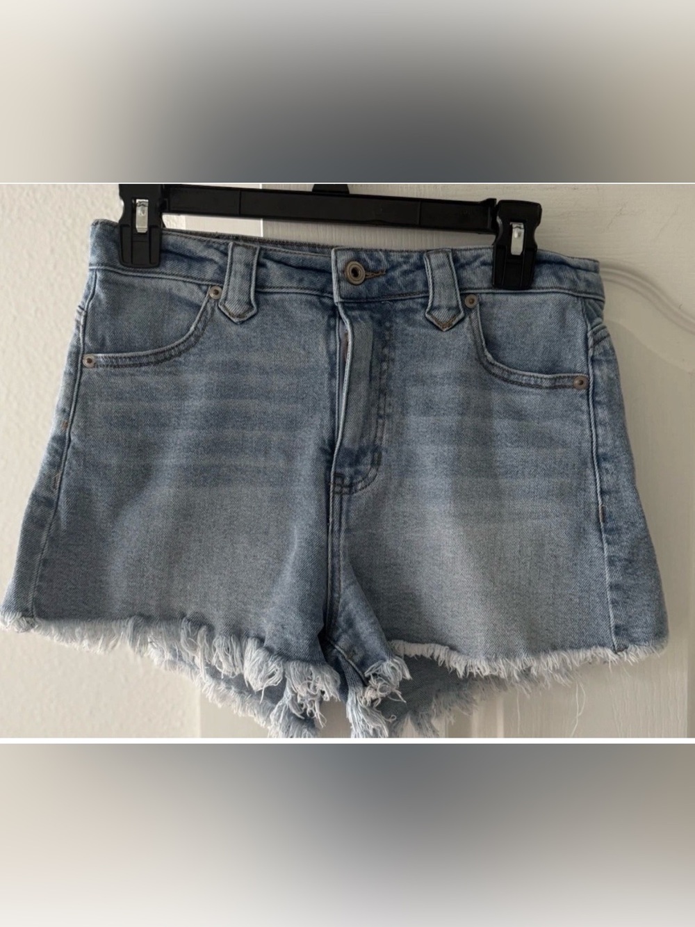 Kendall + Kylie The Rifter High Rise Frayed Hem Denim Shorts Sz 28 Light Wash